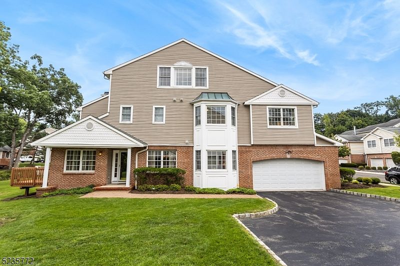 1st image of 9 Waldeck Ct