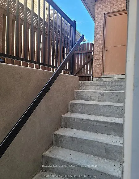 91 Song Bird Dr N — Photo 2
