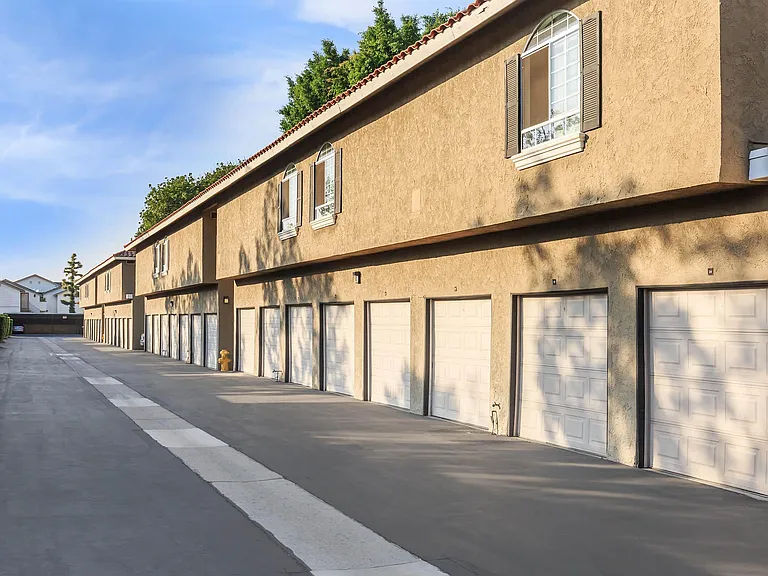 Camino Pueblo and El Rancho Apartment Homes — Photo 8
