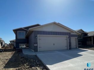 2636 S Lana Dr, Sioux Falls, SD 57106