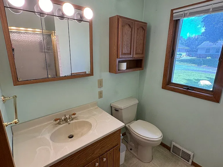 Upstairs bathroom
