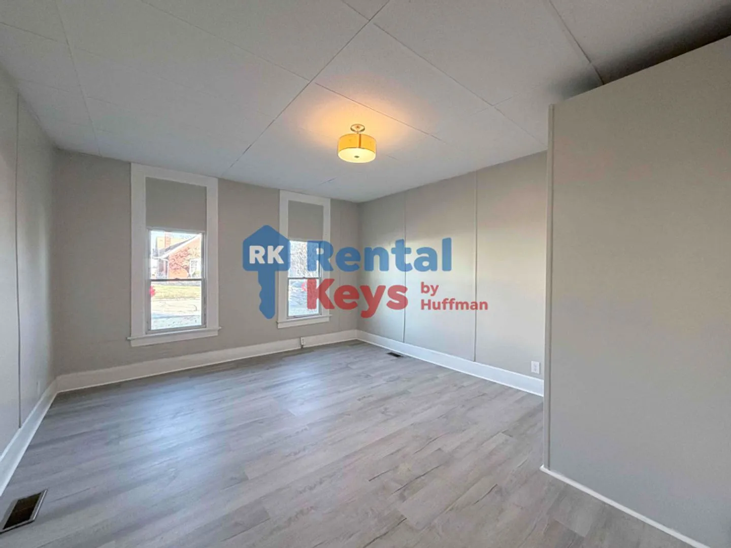 Three Bedroom House | Large Backyard | EHA Vouchers — Photo 2