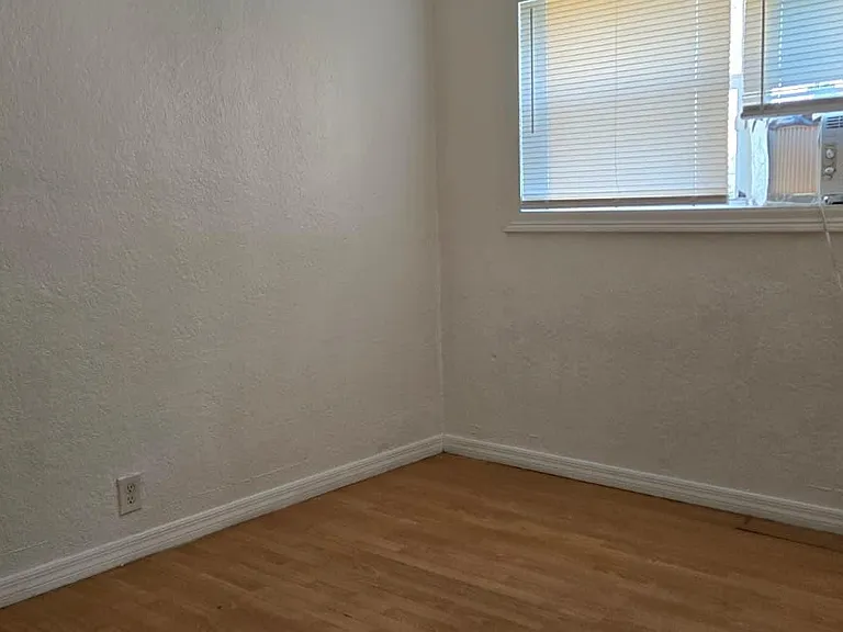 112 Newton Rd — Photo 22