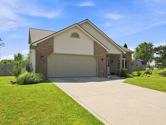 4th image of 9336 Greyhawk Dr