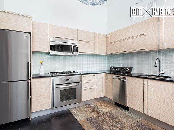 3rd image of 93 Herbert St APT 1B