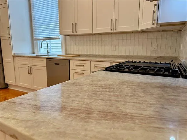 128 N Alexander St — Photo 12