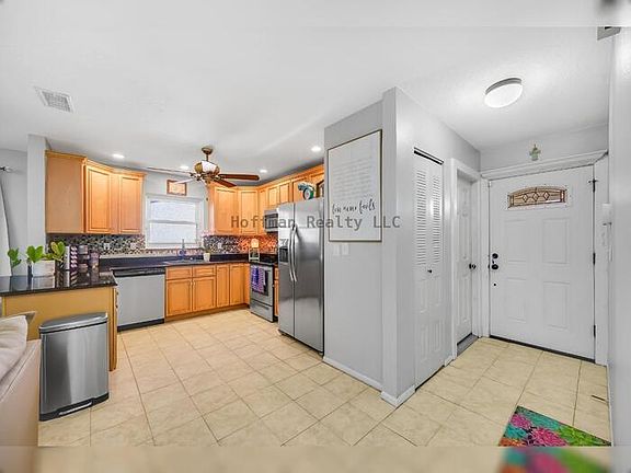 5th image of 11414 Walsingham Rd