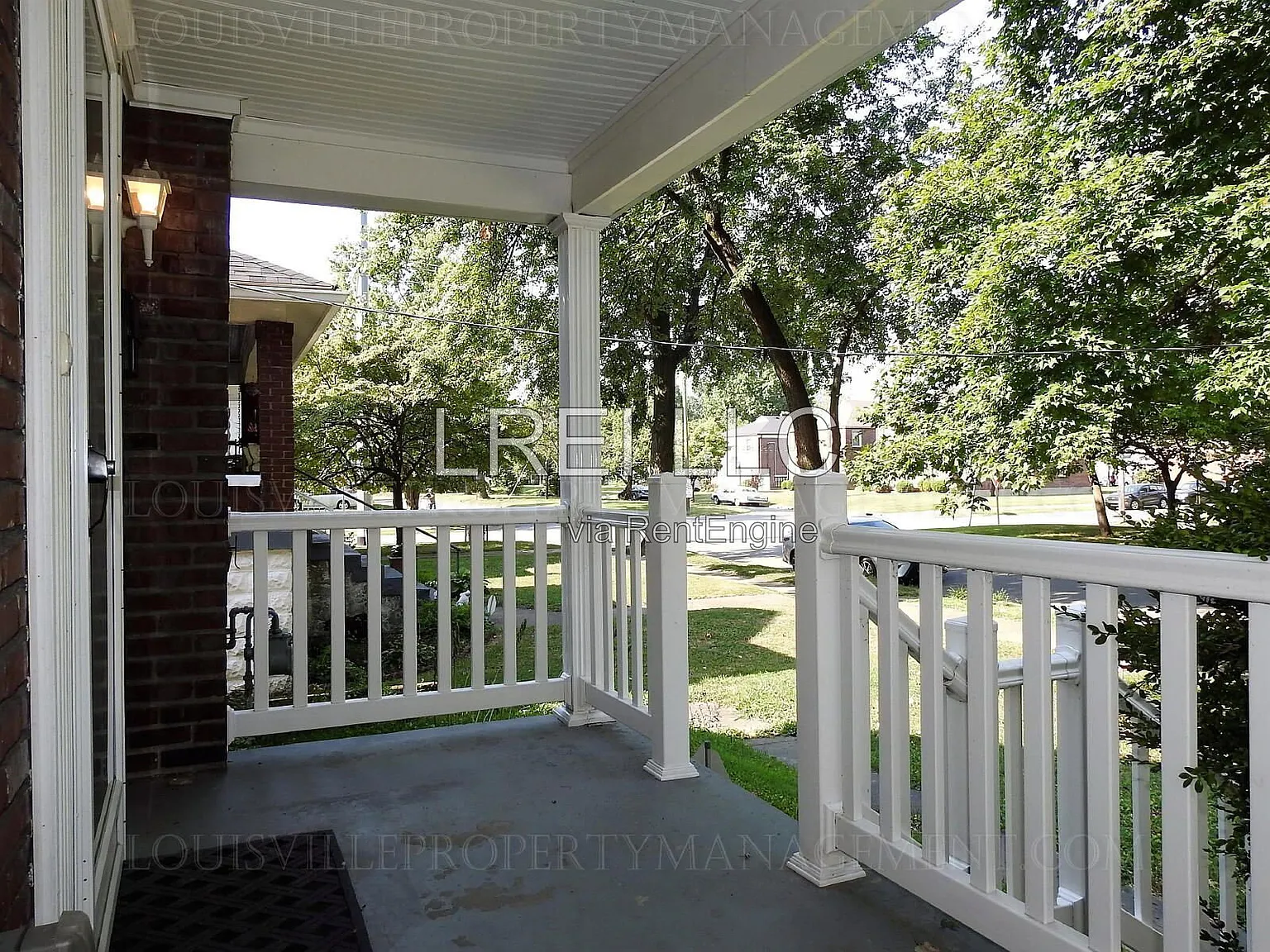 3 bed, 1.0 bath, 1329 sqft, $1,300 — Photo 3