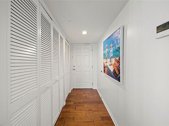 3rd image of 50 Seagate Dr #801