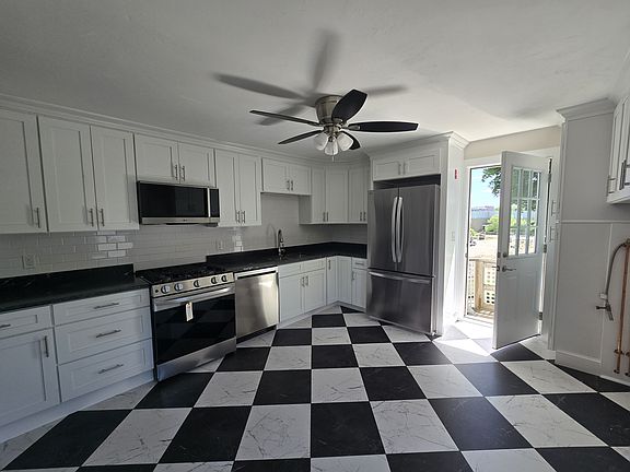 3rd image of 35 Brook St