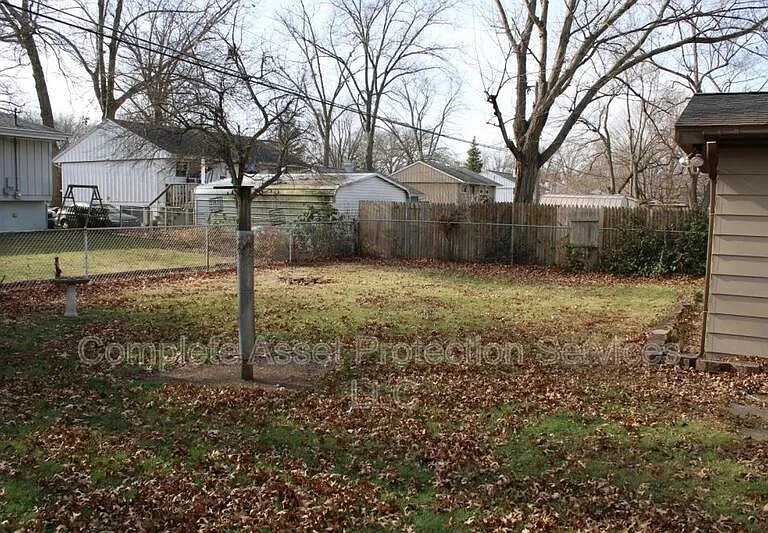 306 Chestnut St — Photo 9