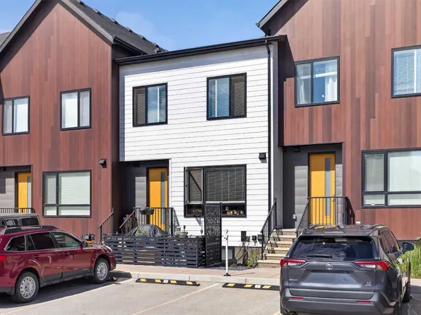 107 E Redstone Cres NE, Calgary, AB T3N 1M4