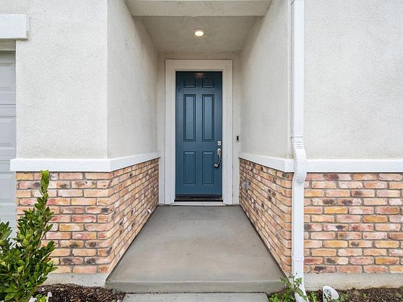 3rd image of 1908 Old Canyon Dr