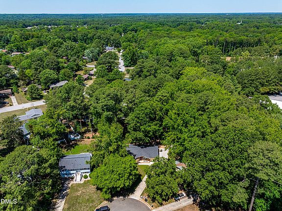 2nd image of 105 Nivens Ct
