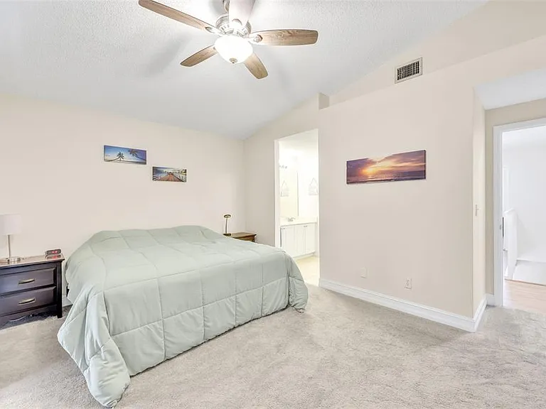 1044 Woodshire Ln #B211 — Photo 20