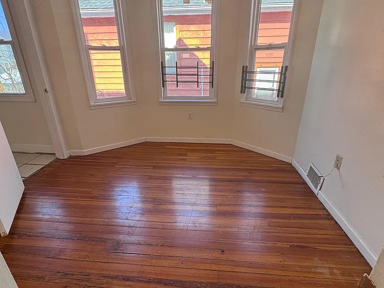 4 Gray St #2 — Photo 9