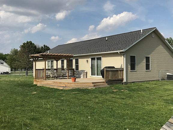 3rd image of 129 Chippewa Dr