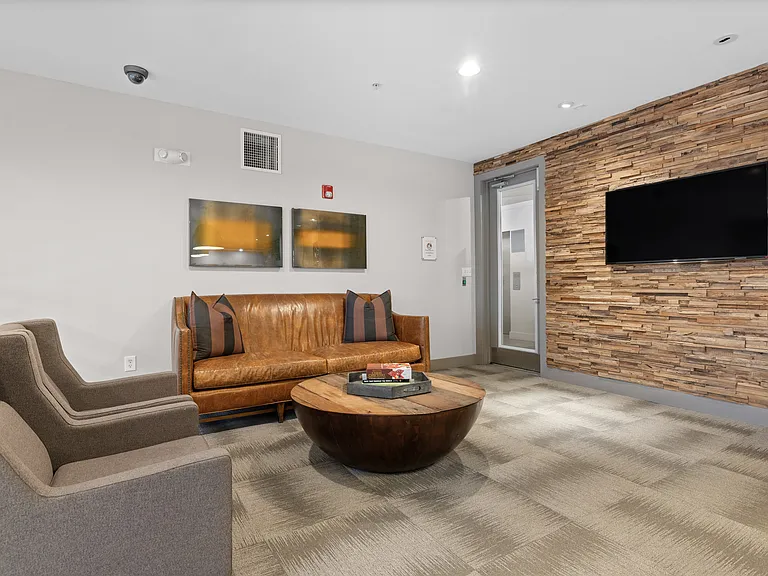 Block Lofts — Photo 15