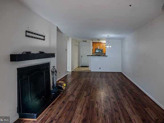 2nd image of 3176 Summit Square Dr #4-C5