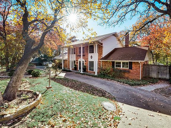 4th image of 1005 Overhill Dr