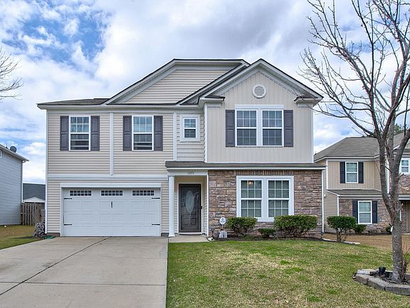 3rd image of 1371 Green Turf Ln