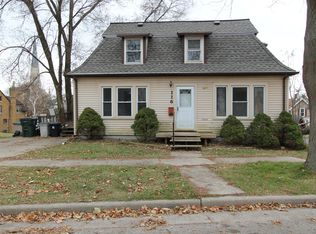 116 Conkey St, Burlington, WI 53105