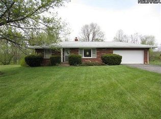 5577 Center Rd, Valley City, OH 44280