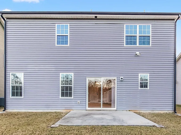 105 Sloan Dr — Photo 16