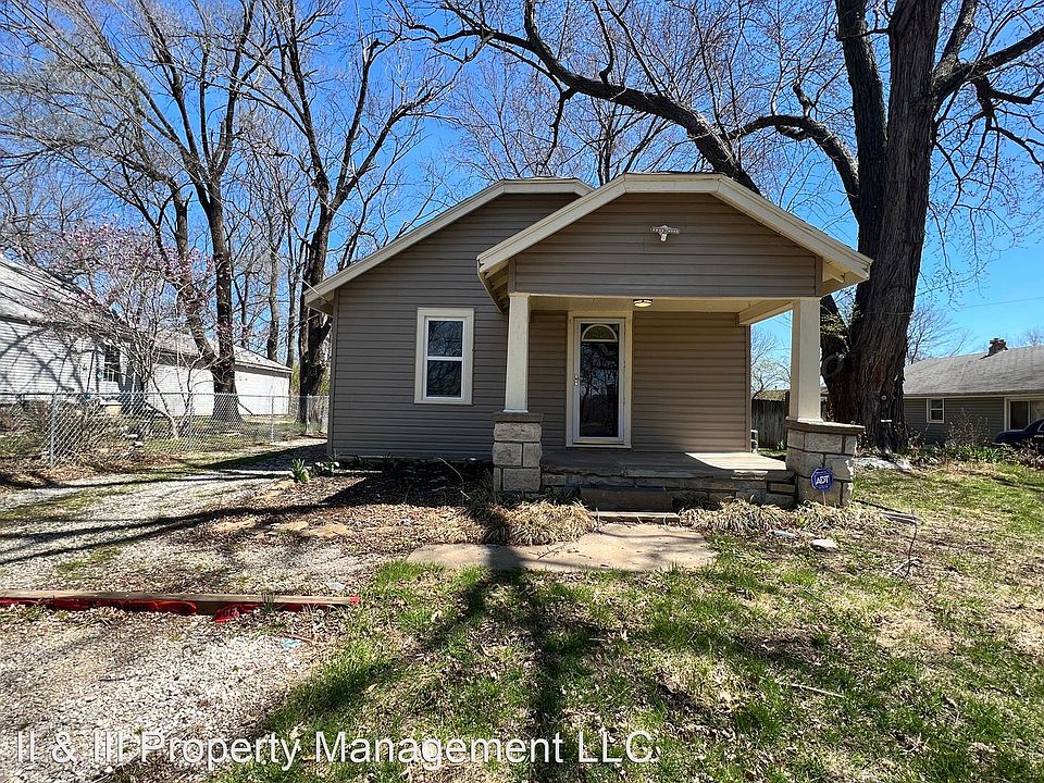 1st image of 2727 S 37th St