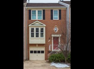 8042 Trevor Pl, Vienna, VA 22182
