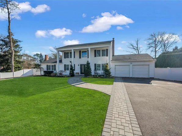 147 Guilford Avenue, Oakdale, NY 11769