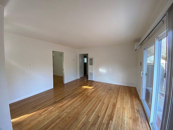 2nd image of 956 Rose Ave