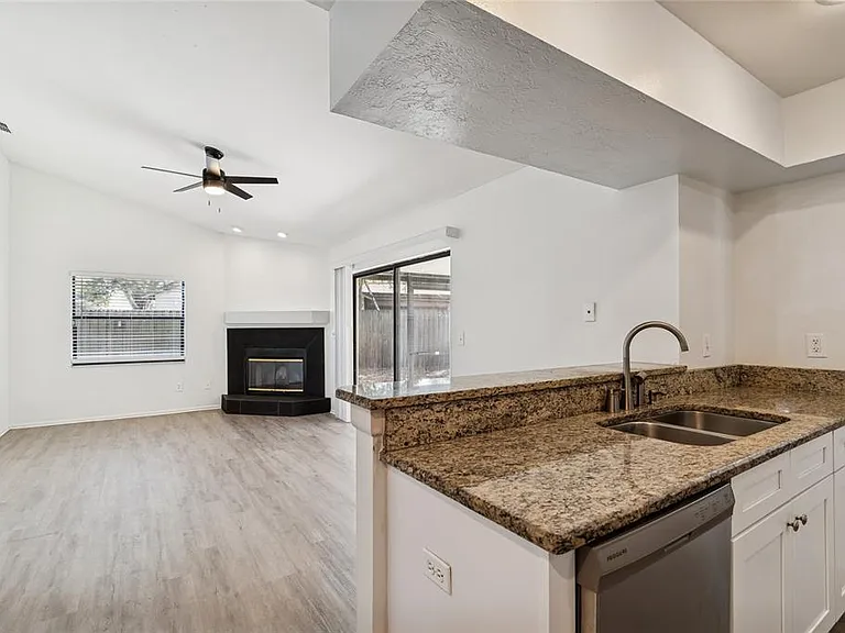 11903 Steppingstone Blvd — Photo 9