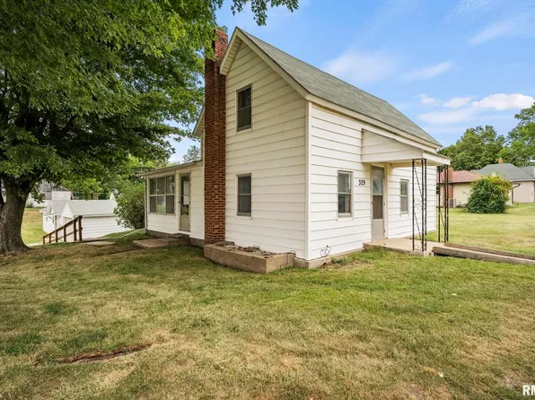 329 W Center St, Joy, IL 61260