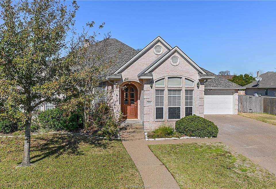 1st image of 803 Pine Valley Dr