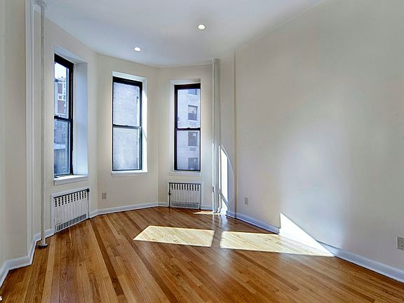 5th image of 275 W 73rd St APT 3