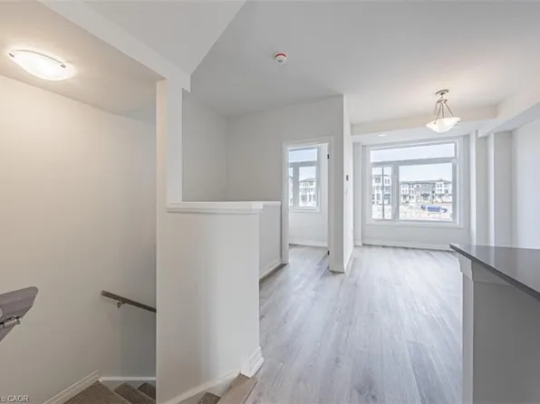 155 Equestrian Way #22, Cambridge, ON N3E 0E8