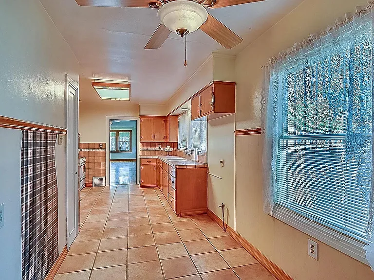 3630 Bonnie Ln — Photo 2