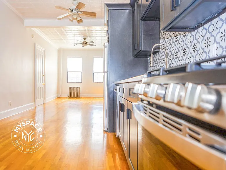 292 Van Buren St #1 — Photo 5