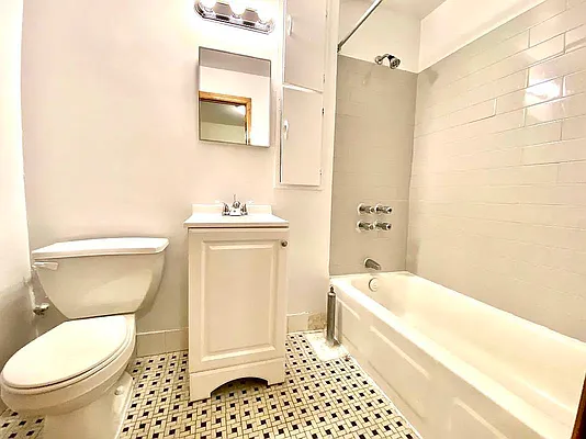 Rented by Avenues Real Estate | media 10