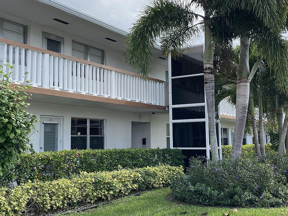 1st image of 223 Somerset Dr