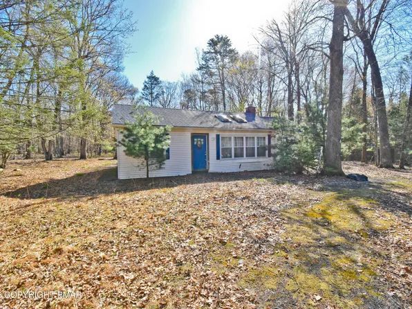 326 Ginger Ln, East Stroudsburg, PA 18301