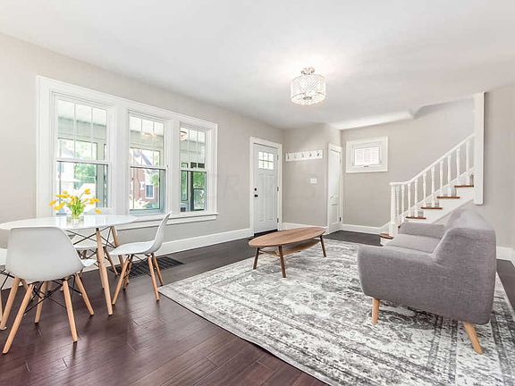 4th image of 523 Fairwood Ave