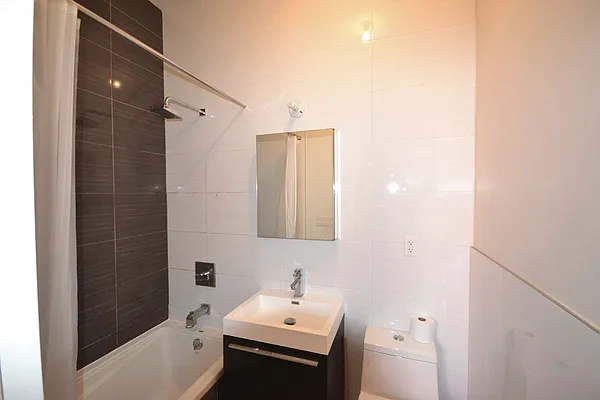 Rented by Bold New York | media 25