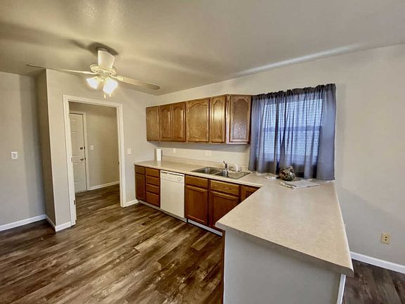 4th image of 301 Prairie Lane Dr #1