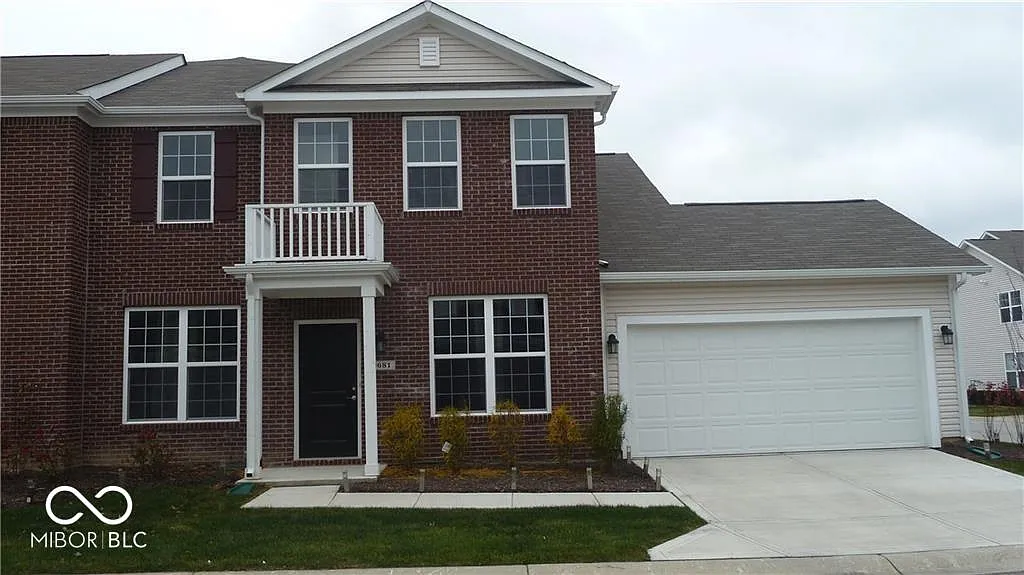 3 bed, 2.5 bath, 1916 sqft, $1,995 — Photo 1