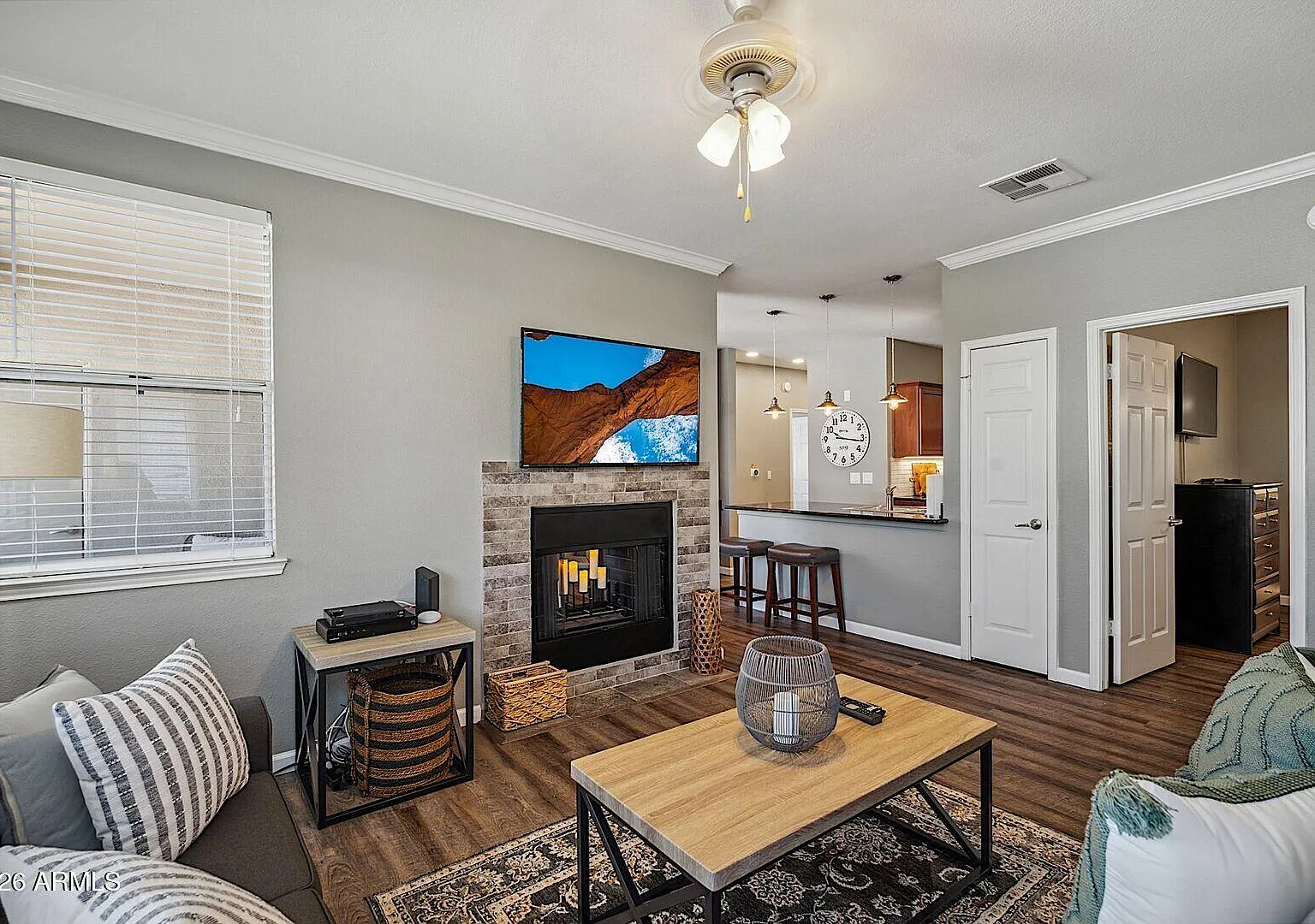 2 bed, 2.0 bath, 1098 sqft, $2,200 — Photo 3
