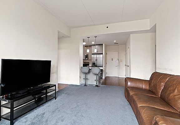 3rd image of 40 W 116th St APT A814
