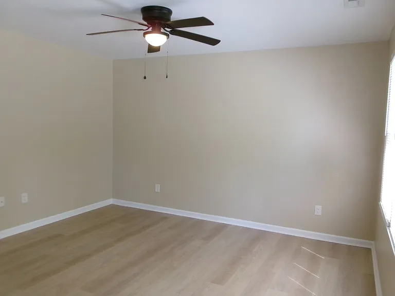 4346 Oak St #F — Photo 2