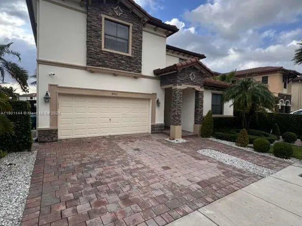 8850 NW 98th Ct, Doral, FL 33178